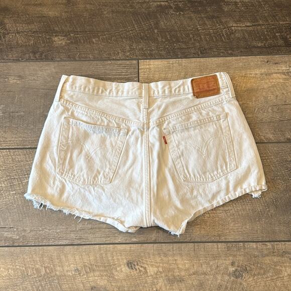 Levi's Women's 501 Original Short Natural Instinct Size 32 - Picture 3 of 10